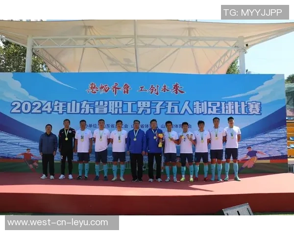 室内五人制足球甲级联赛精彩纷呈球员们展现技术与团队合作的完美结合 室内五人制足球甲级联赛精彩纷呈球员们展现技术与团队合作的完美结合